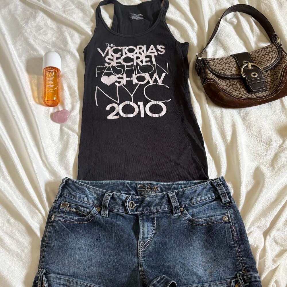 Victoria's Secret Fashion Show NYC 2010 Black Ribbed Tank Top